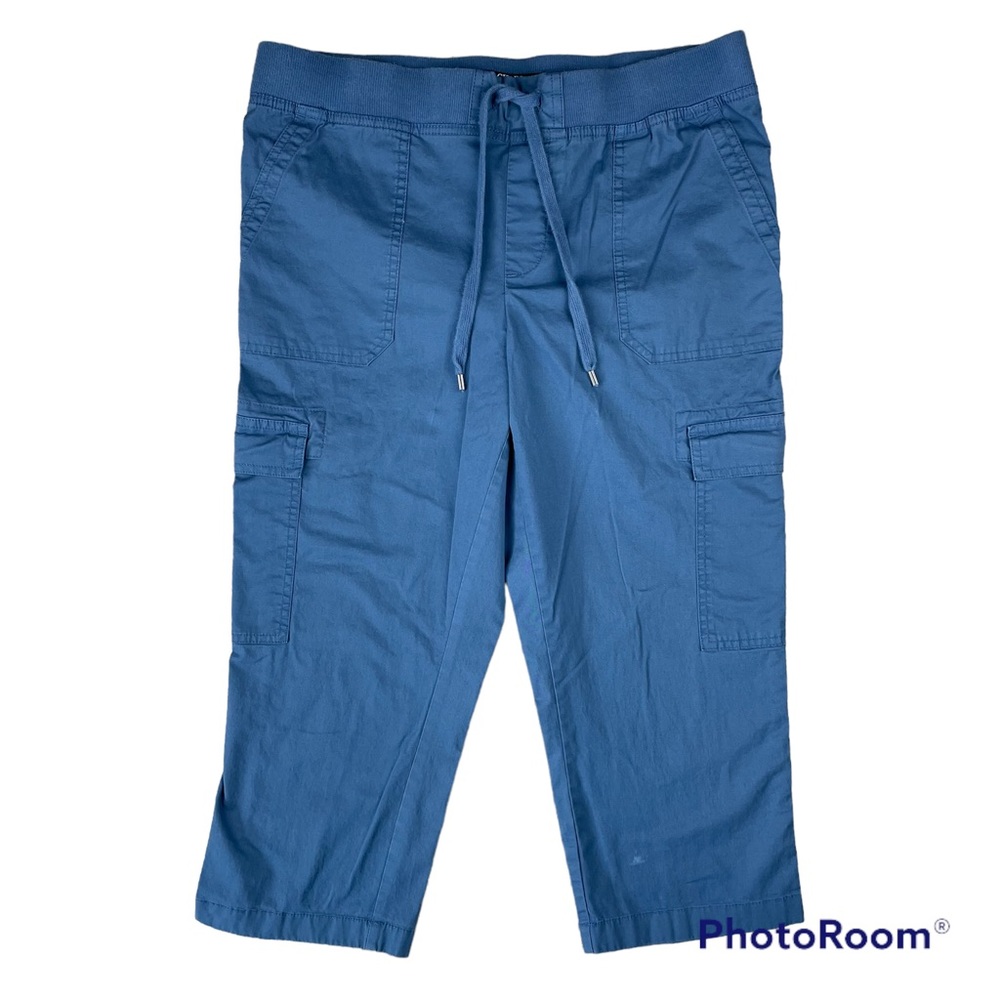 Chaps Size Medium Women’s Cargo Pants Capri Pale Blue Casual Comfort
